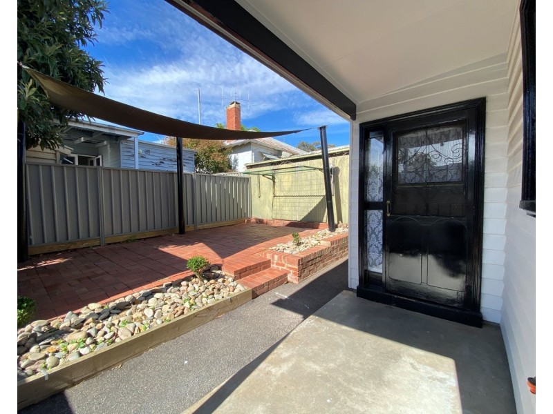 71 Gladstone Street, Quarry Hill VIC 3550