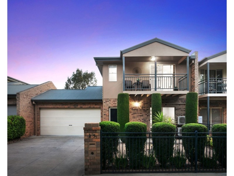 25 Miller Street, Quarry Hill VIC 3550