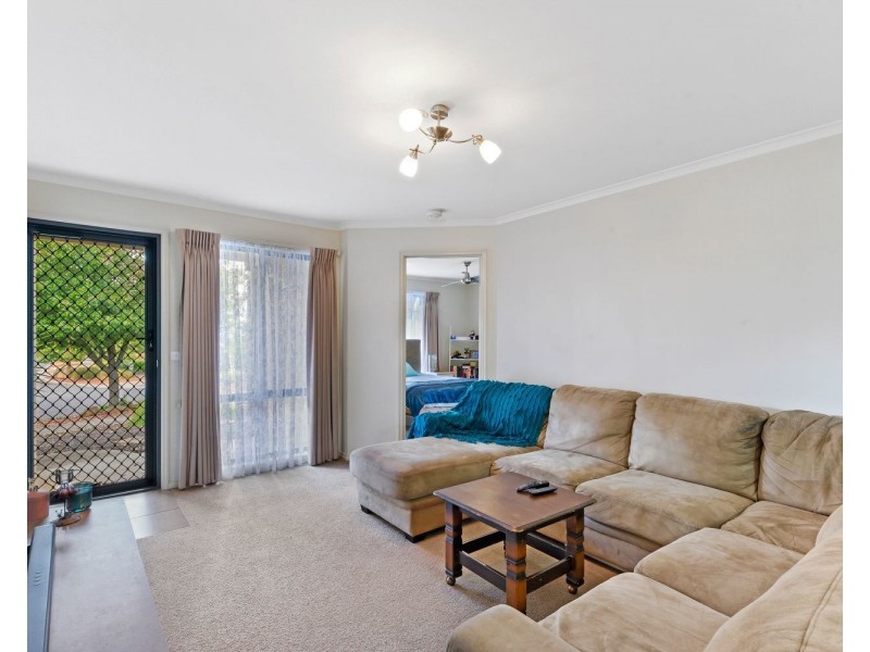 16 Elizabeth Street, Kangaroo Flat VIC 3555