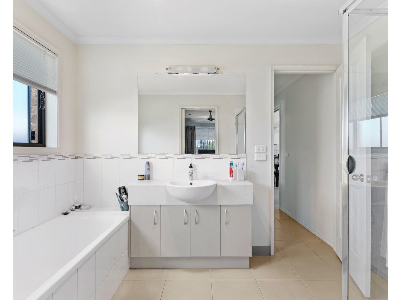 16 Elizabeth Street, Kangaroo Flat VIC 3555