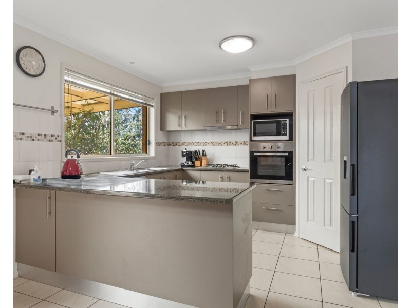 10 Rosewood Mews, Golden Square VIC 3555