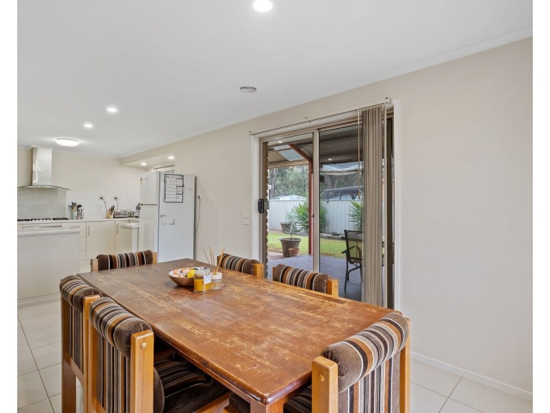 11 Knight Street, White Hills VIC 3550