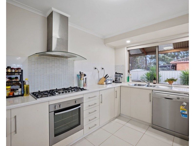 11 Knight Street, White Hills VIC 3550