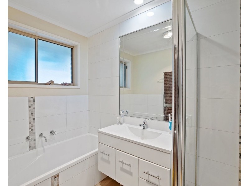 11 Knight Street, White Hills VIC 3550