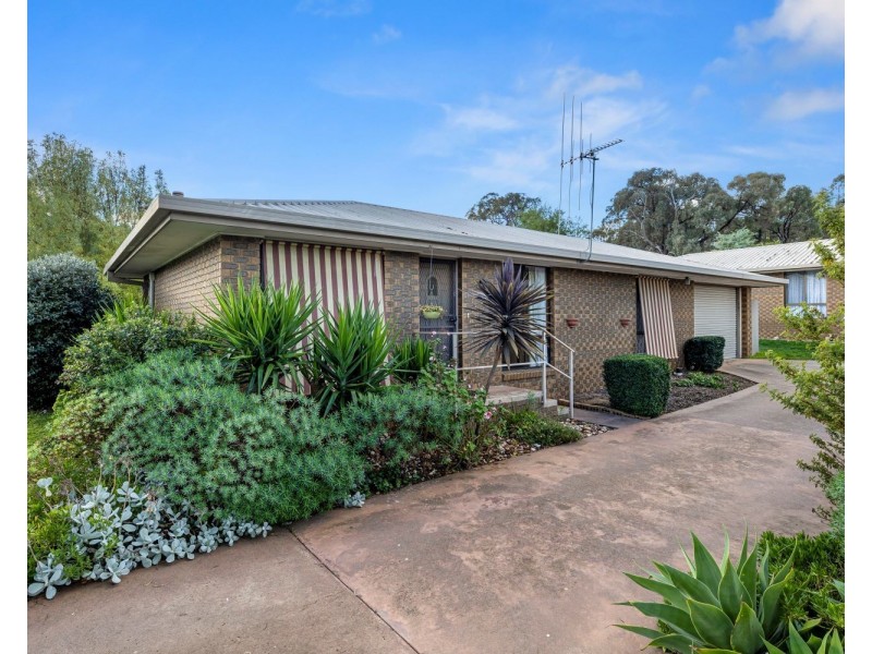 1/156 Olympic Parade, Golden Square VIC 3555