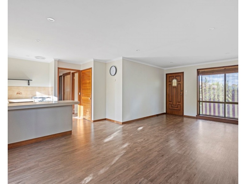 1/156 Olympic Parade, Golden Square VIC 3555