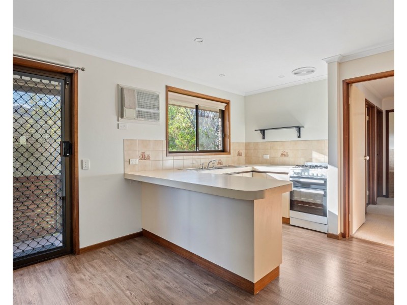 1/156 Olympic Parade, Golden Square VIC 3555