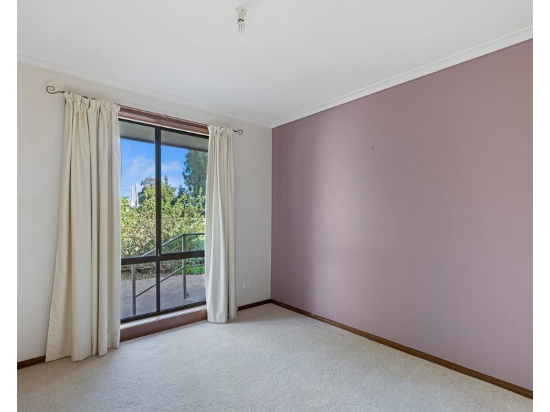 1/156 Olympic Parade, Golden Square VIC 3555