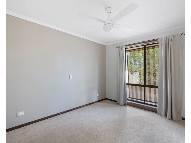 1/156 Olympic Parade, Golden Square VIC 3555