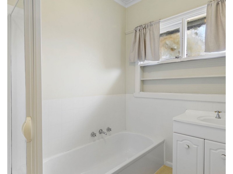 11a Cambridge Crescent, White Hills VIC 3550