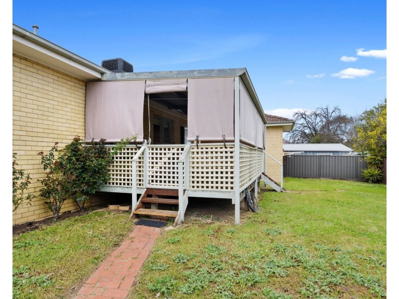 11a Cambridge Crescent, White Hills VIC 3550