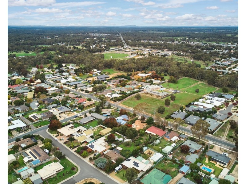 7 Sunset Drive, Strathfieldsaye VIC 3551