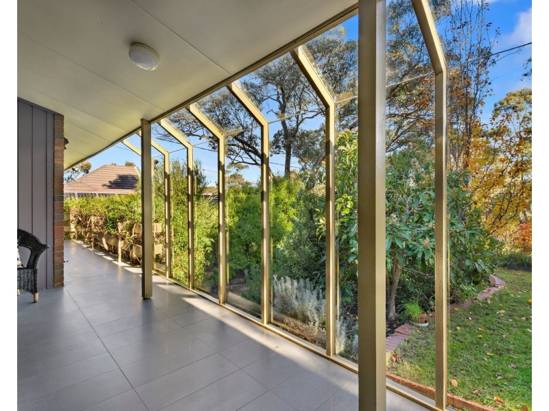 44 Milton Avenue, Spring Gully VIC 3550