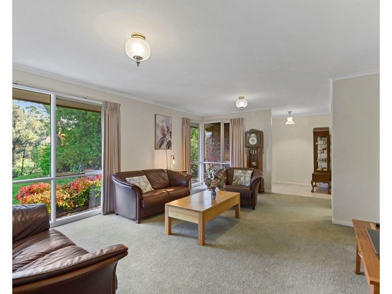 44 Milton Avenue, Spring Gully VIC 3550