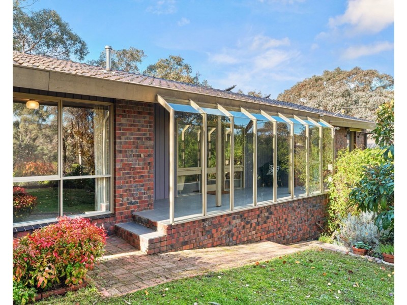 44 Milton Avenue, Spring Gully VIC 3550