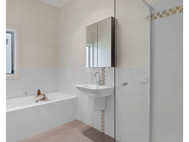 11 Booth Street, Golden Square VIC 3555