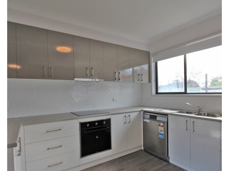 2/1 Adelaide Street, Flora Hill VIC 3550