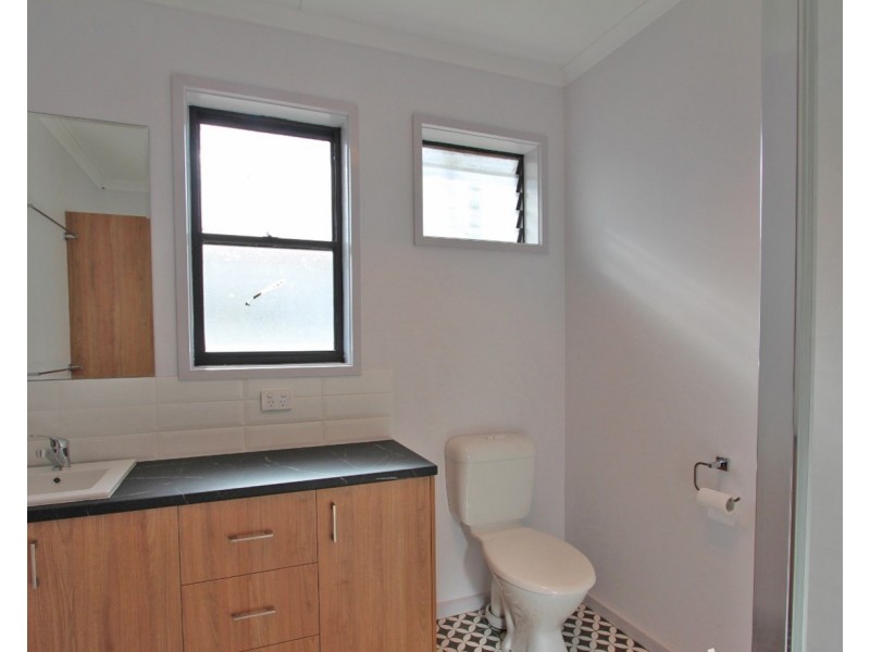 2/1 Adelaide Street, Flora Hill VIC 3550