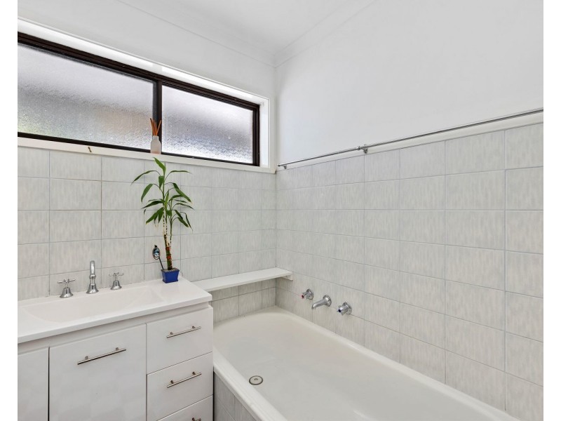 31 Collins Street, Kangaroo Flat VIC 3555