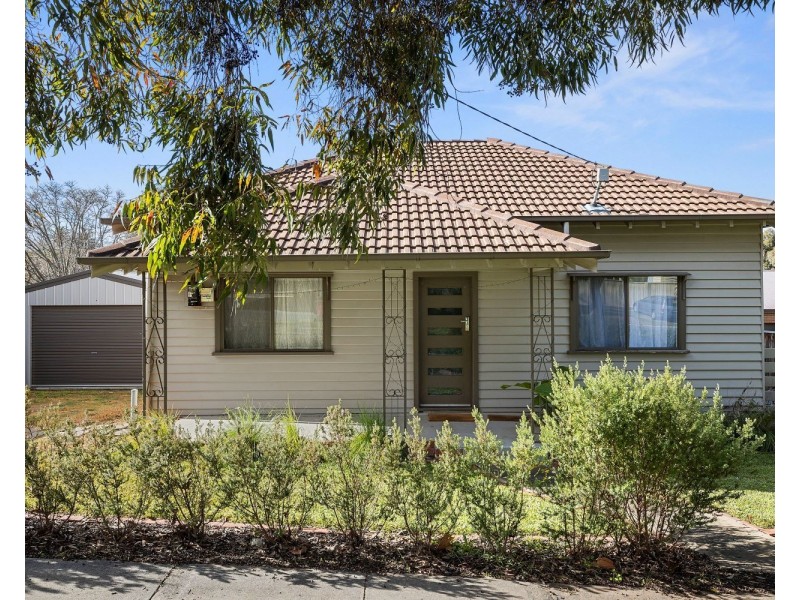 4 Booth Street, Golden Square VIC 3555