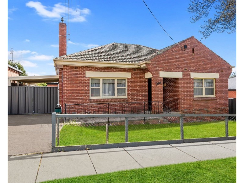 206 Neale Street, Flora Hill VIC 3550