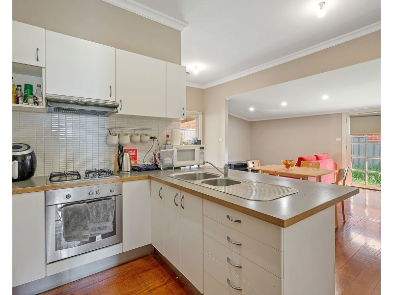 206 Neale Street, Flora Hill VIC 3550