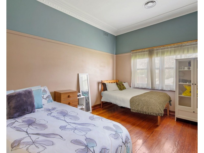 206 Neale Street, Flora Hill VIC 3550