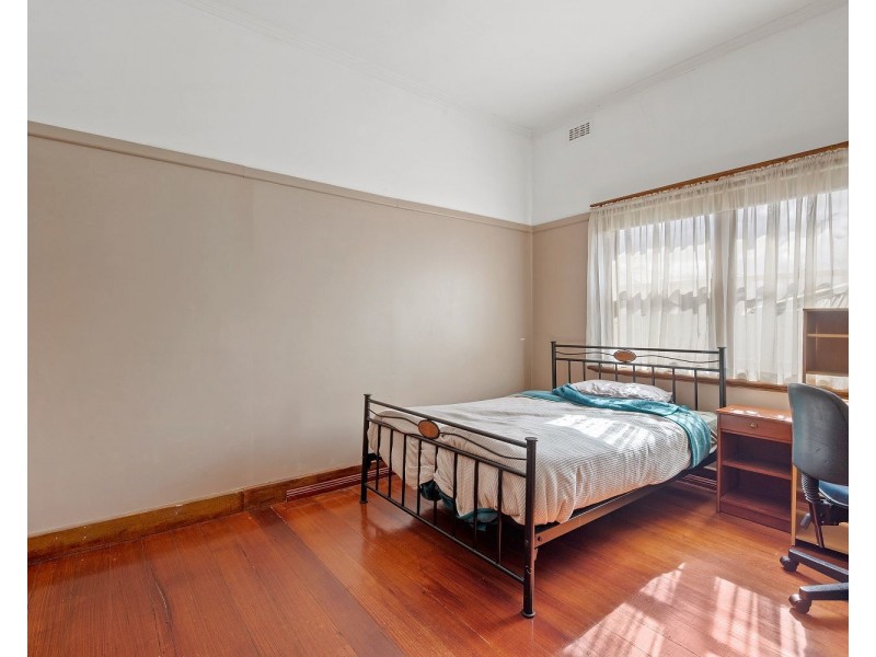 206 Neale Street, Flora Hill VIC 3550