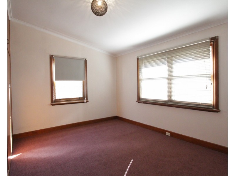 1/17 Spring Gully Road, Quarry Hill VIC 3550