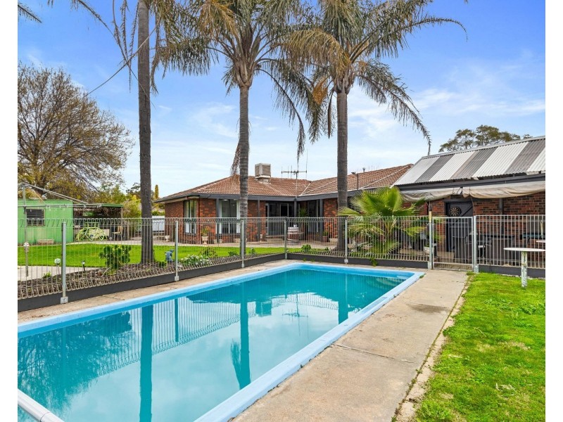 262 Midland Highway, Epsom VIC 3551