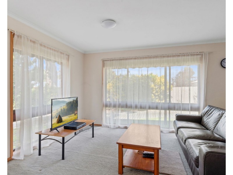 1/3 Minto Street, Quarry Hill VIC 3550