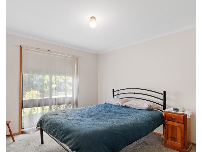 1/3 Minto Street, Quarry Hill VIC 3550