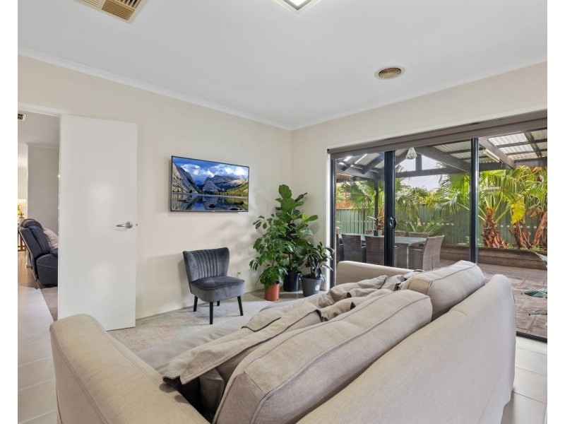 24 St George Park Drive, Kangaroo Flat VIC 3555