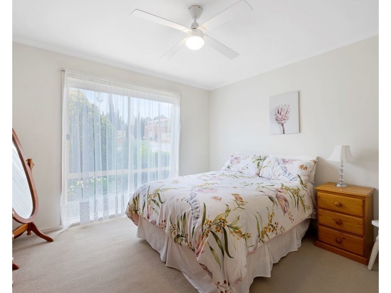 4 Edwards Road, Kennington VIC 3550