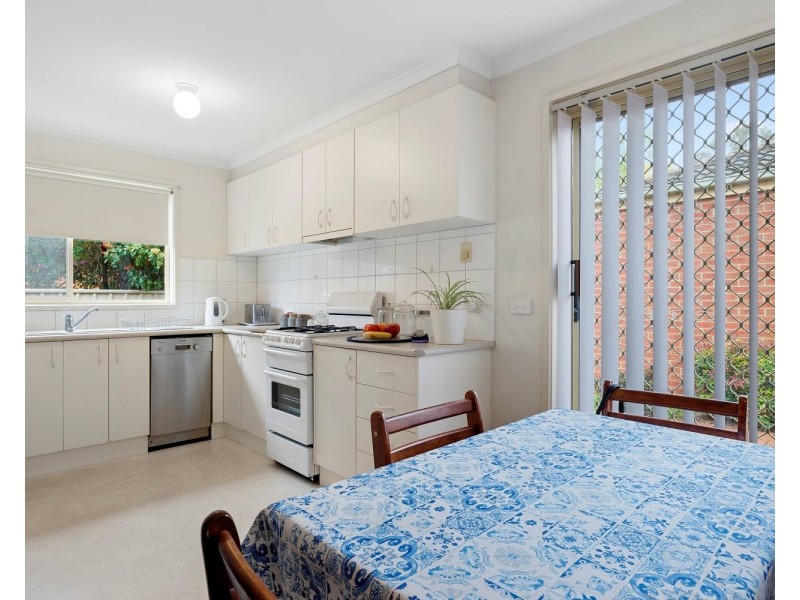 4 Edwards Road, Kennington VIC 3550