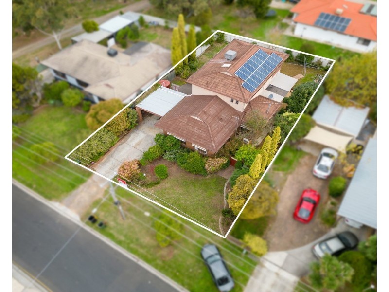 33 Emmett Street, Golden Square VIC 3555