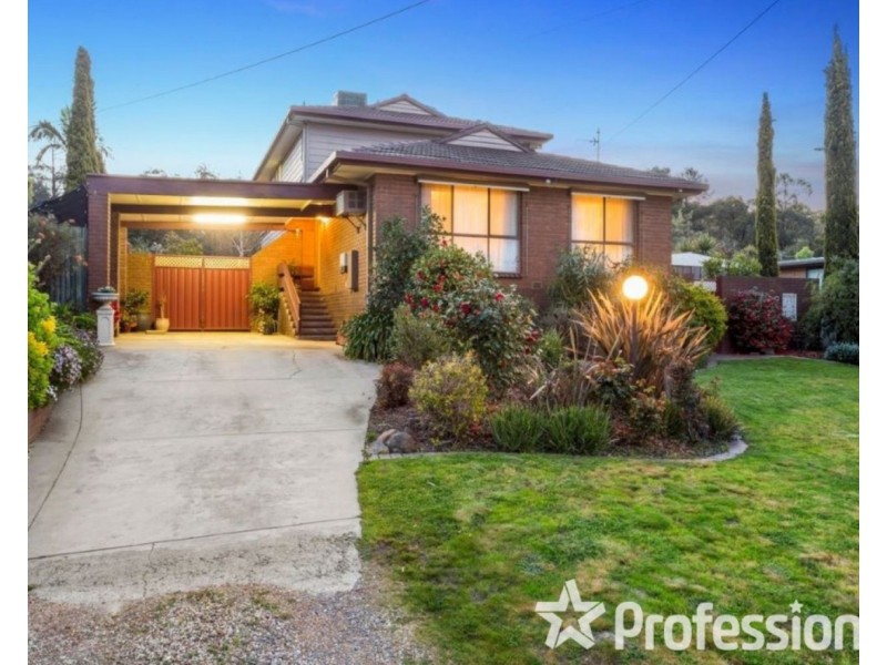 33 Emmett Street, Golden Square VIC 3555