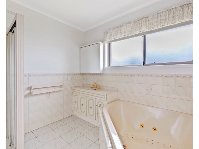 3 Cooper Court, Golden Square VIC 3555