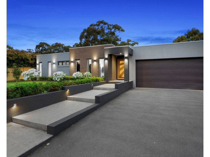 64 Pioneer Drive, Maiden Gully VIC 3551