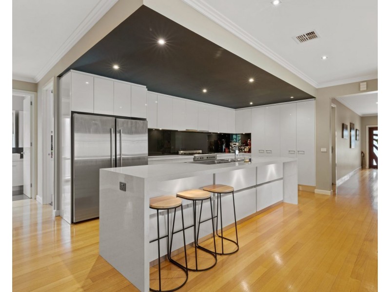 64 Pioneer Drive, Maiden Gully VIC 3551