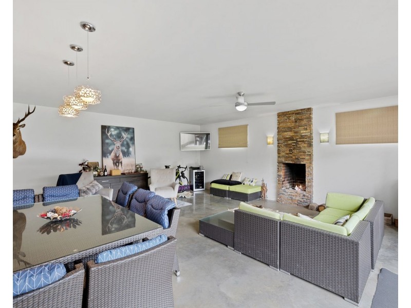 64 Pioneer Drive, Maiden Gully VIC 3551