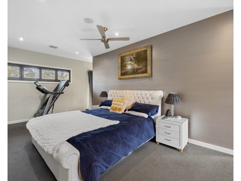 64 Pioneer Drive, Maiden Gully VIC 3551