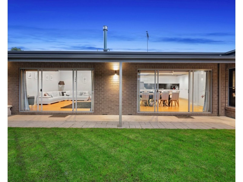 64 Pioneer Drive, Maiden Gully VIC 3551