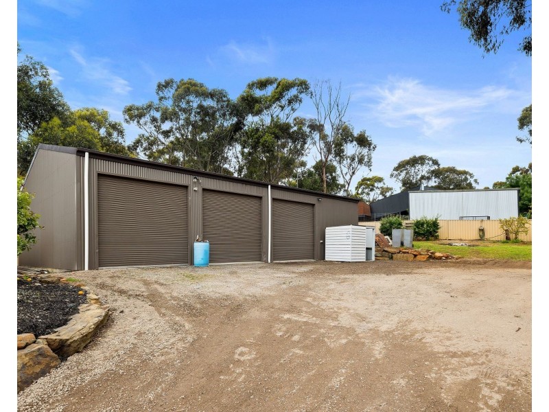 64 Pioneer Drive, Maiden Gully VIC 3551