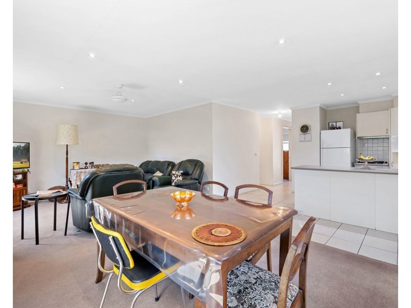 Unit/2/ 206 Neale Street, Flora Hill VIC 3550