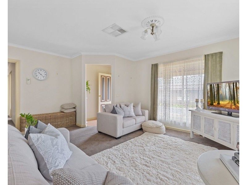 4/1 Curtin Street, Flora Hill VIC 3550
