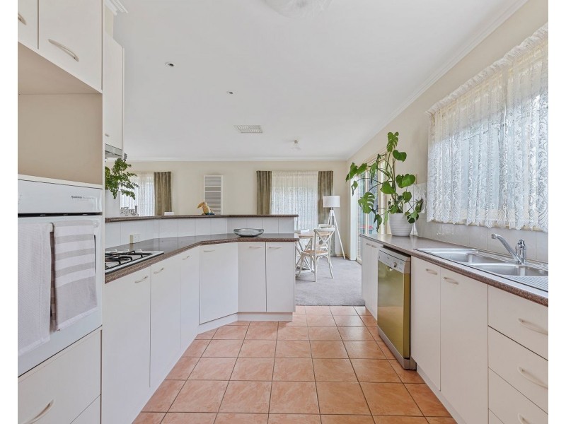 4/1 Curtin Street, Flora Hill VIC 3550