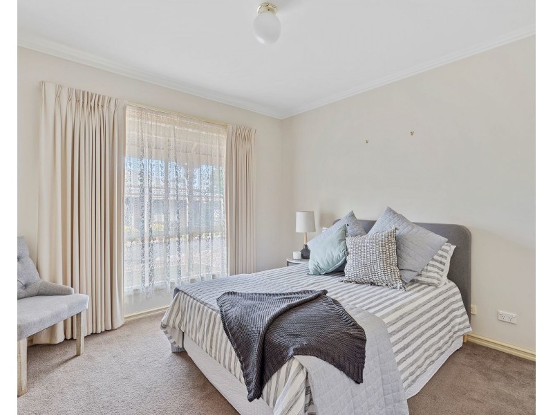 4/1 Curtin Street, Flora Hill VIC 3550