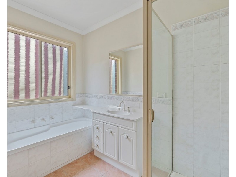 4/1 Curtin Street, Flora Hill VIC 3550