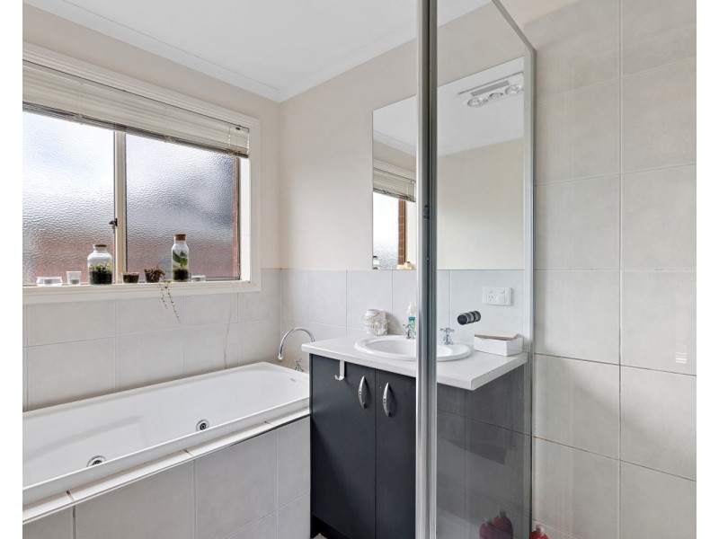 42 Soldatos Drive, Golden Square VIC 3555